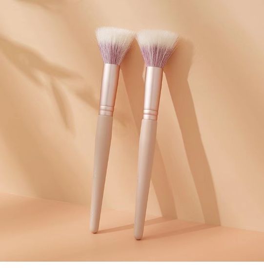 图片 Gold hole crystal rod eyeliner brush